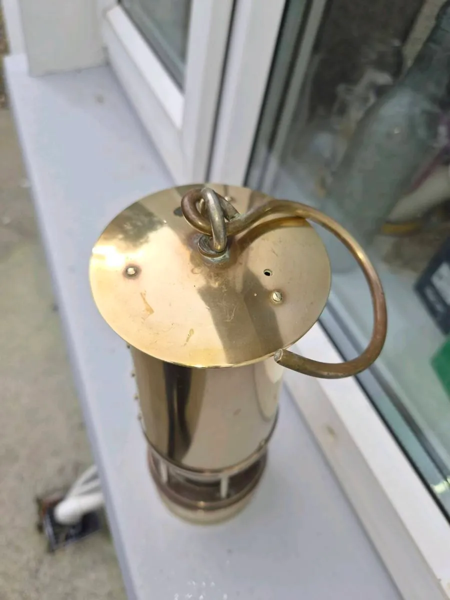 Old brass  large  miners lamp - Image 3