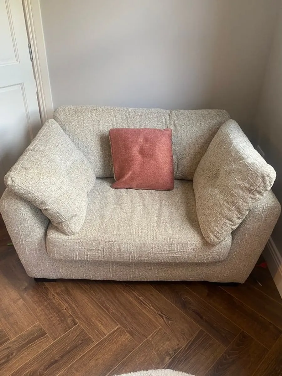 Oatmeal (boucle) Snuggler seat - Image 1