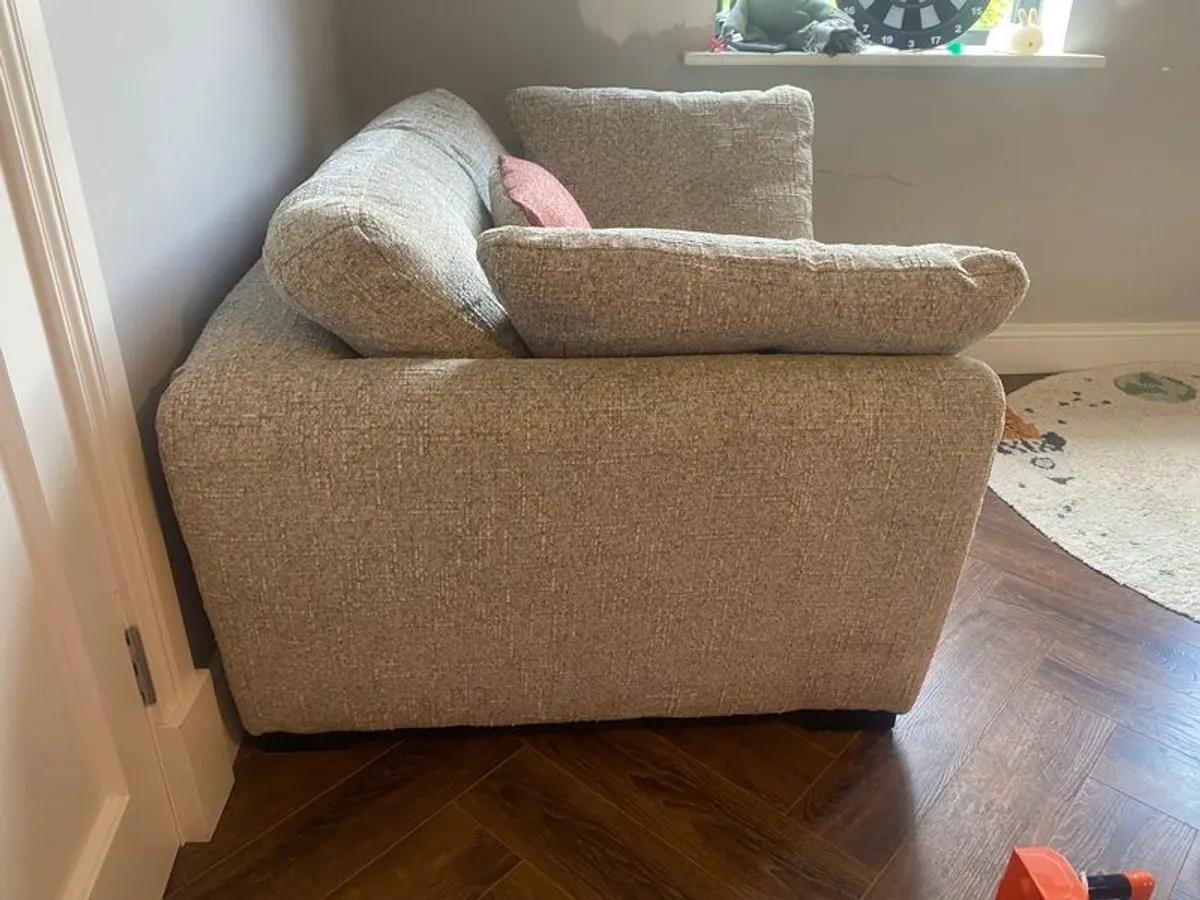Oatmeal (boucle) Snuggler seat - Image 2