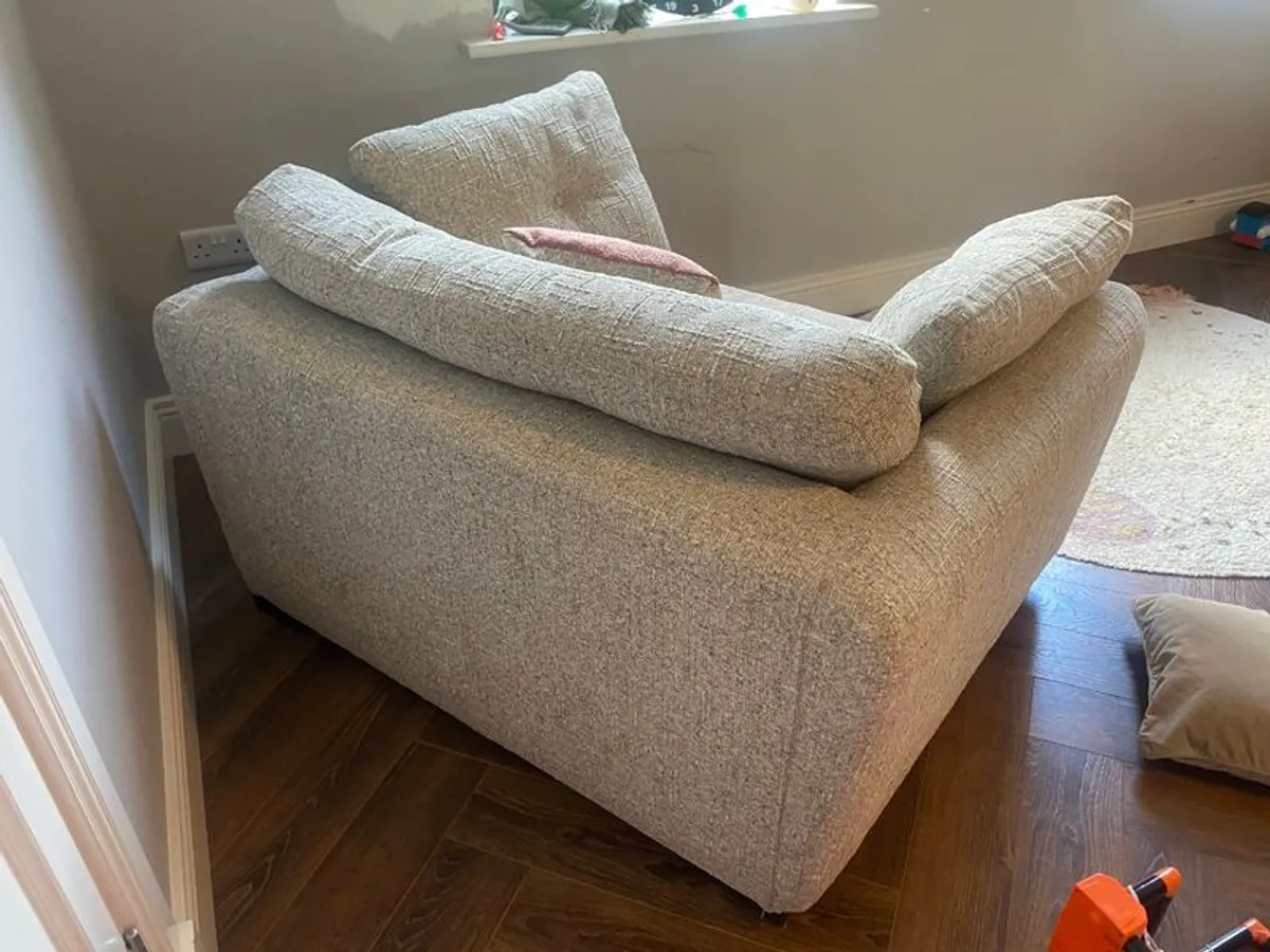 Oatmeal (boucle) Snuggler seat - Image 3