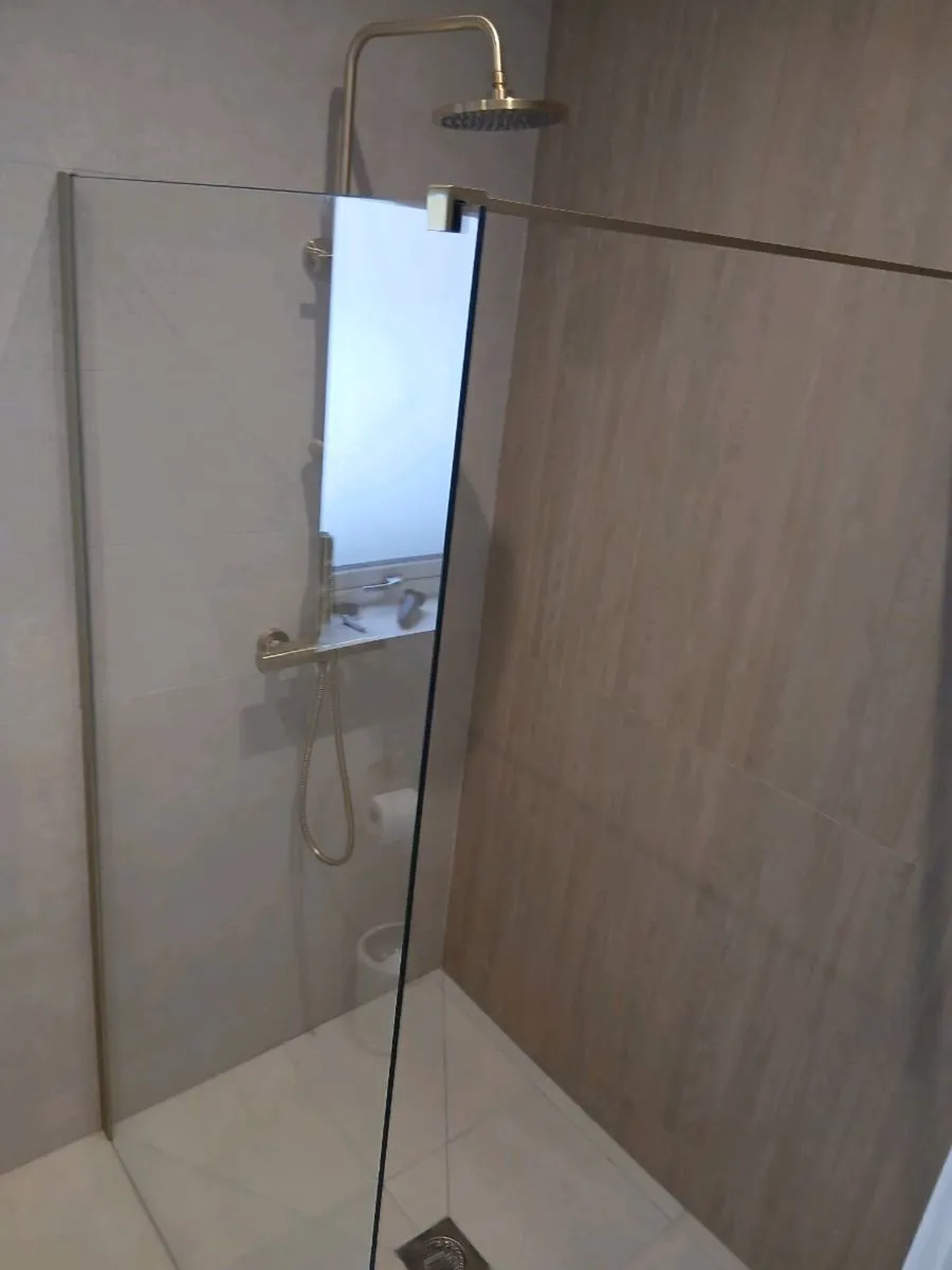Shower screen - Image 2