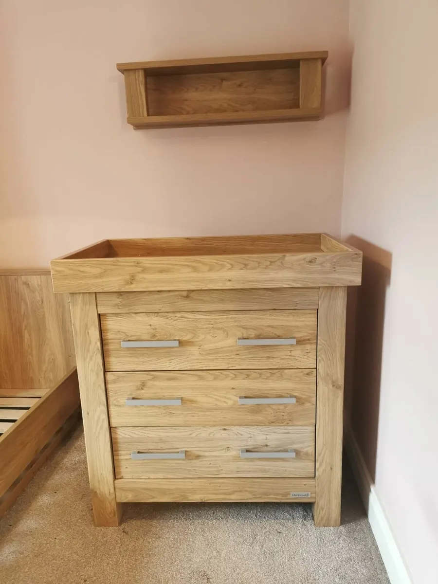 Bedroom furniture - Image 4