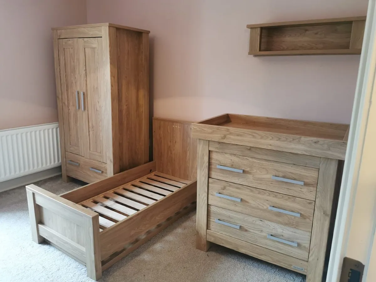 Bedroom furniture - Image 3