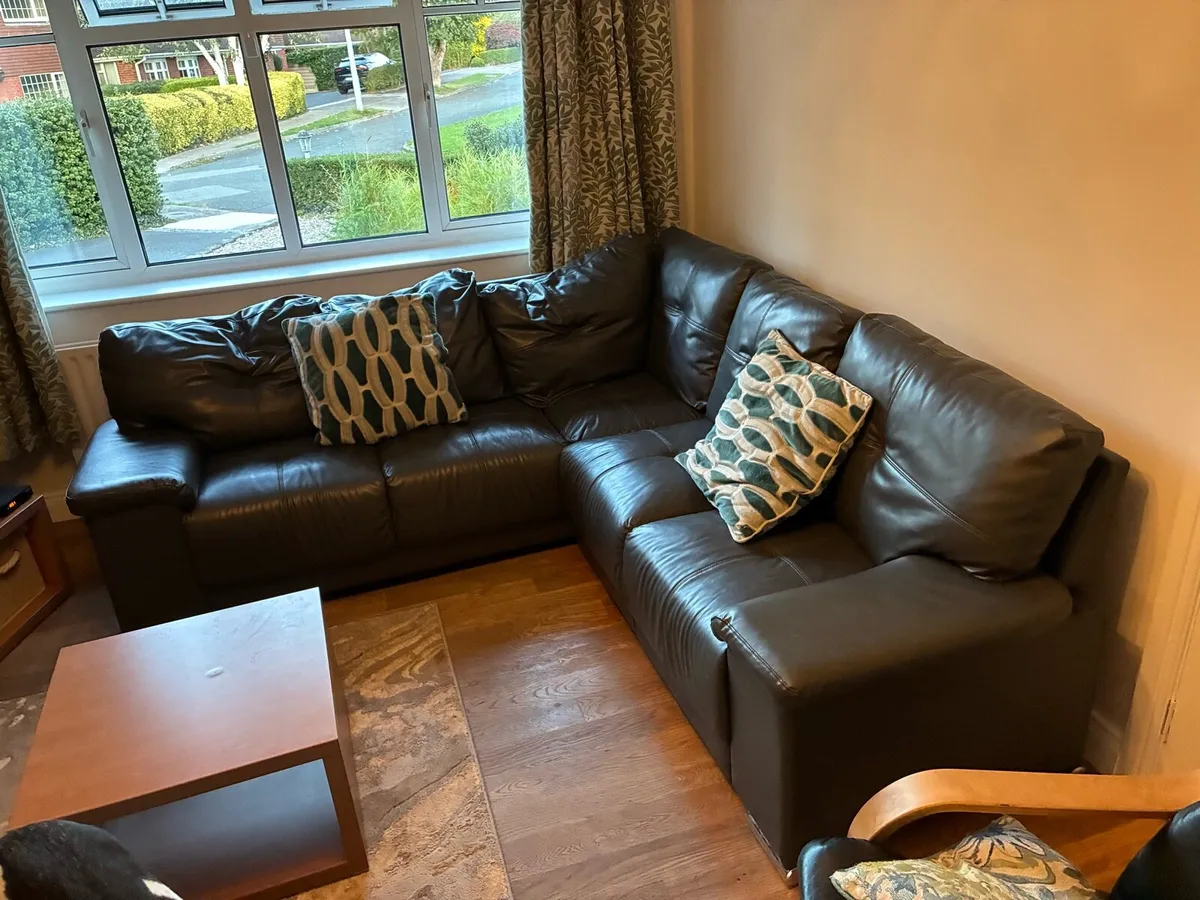 L shaped couch - Image 2