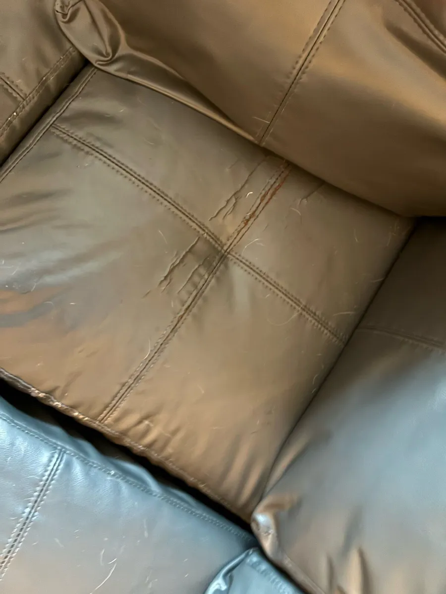 L shaped couch - Image 4