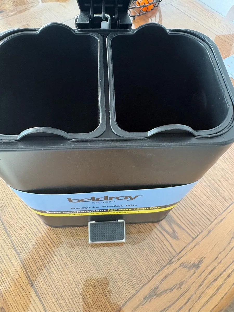 Black 5lt Bathroom Bin - Image 2