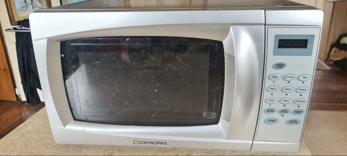 Cookworks microwave working perfectly…………………20 - Image 1