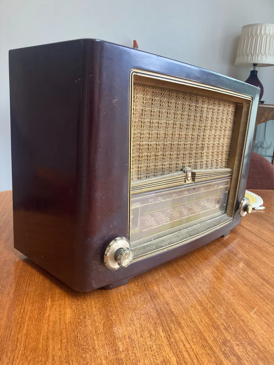 Vintage Radio - Philips - Image 1