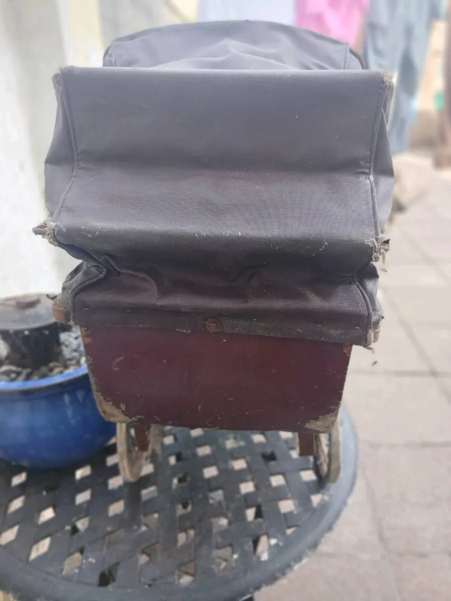 Antique pram - Image 4