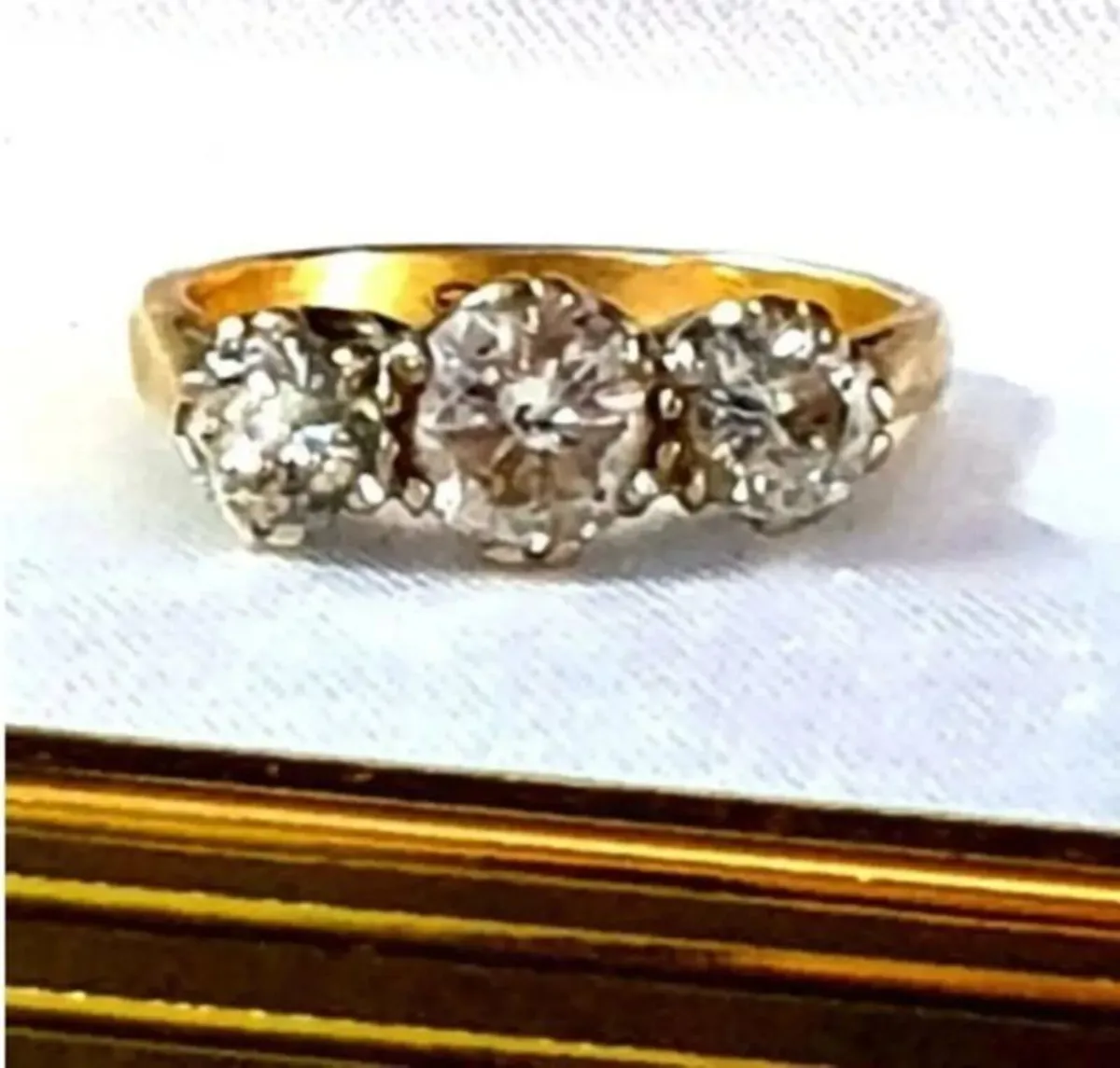 Vintage 24ct Gold Diamond Trilogy Ring - Image 3