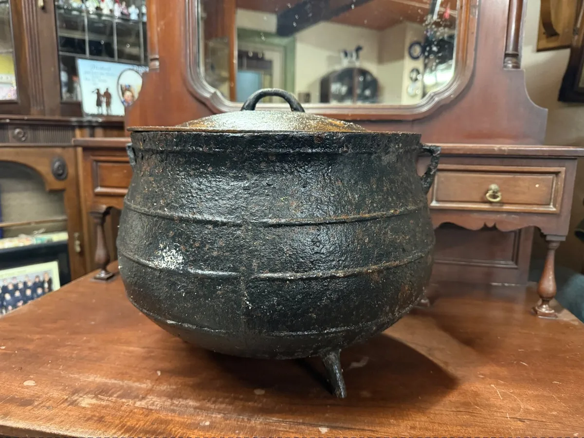 Pair of three leg pots - Image 4
