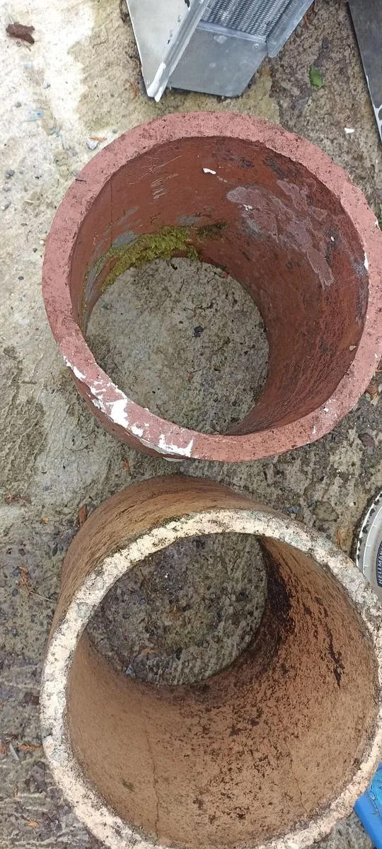 Pair of  Chimneys Pots - Image 2
