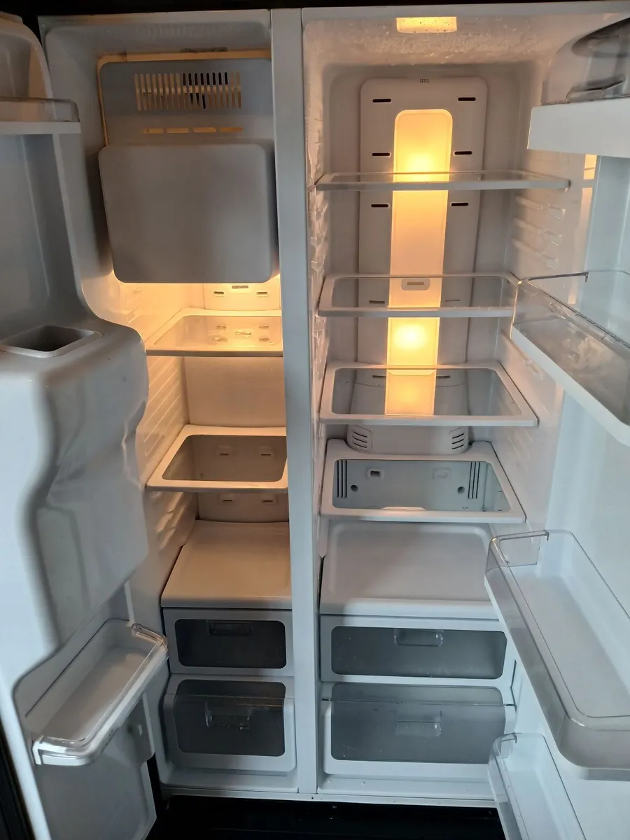 SAMSUNG AMERICAN FRIDGE FREEZER - Image 2