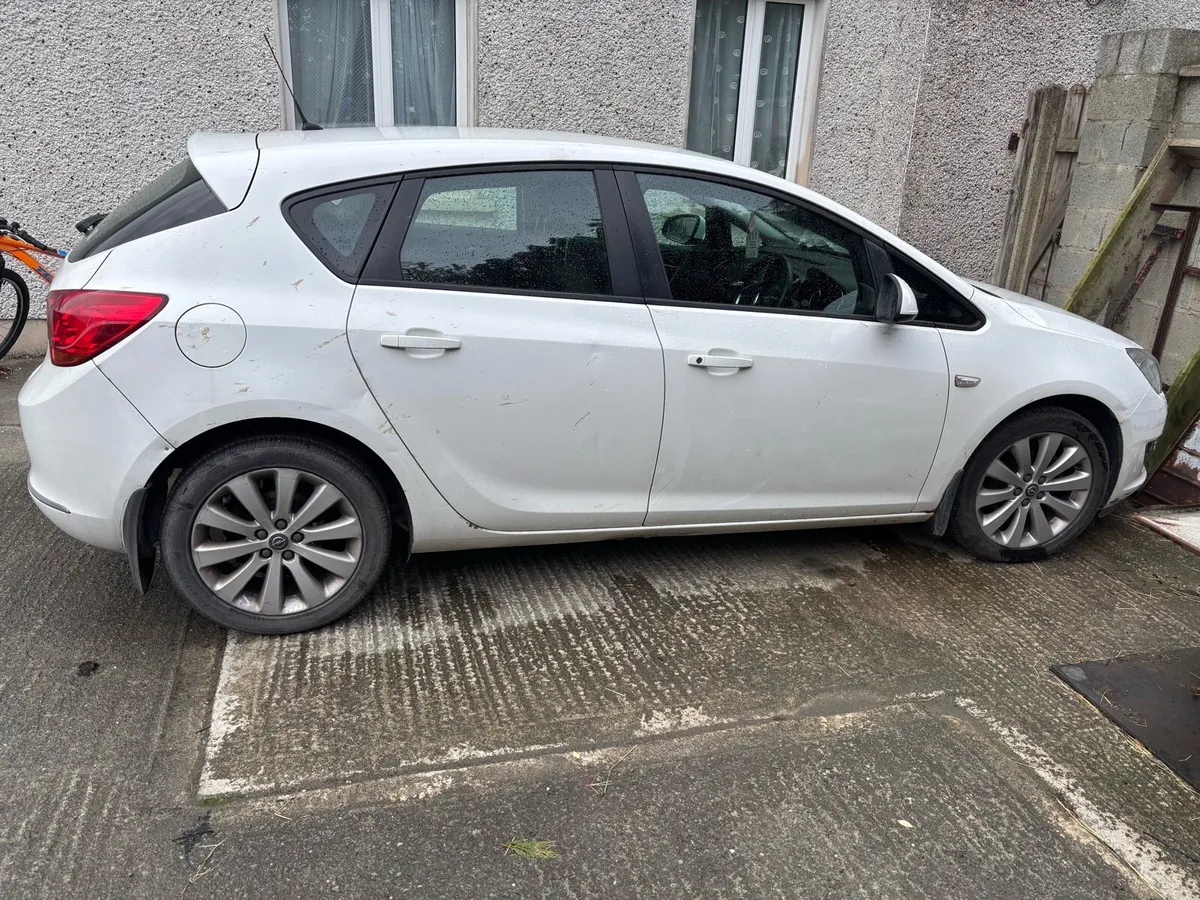 Car - Image 1