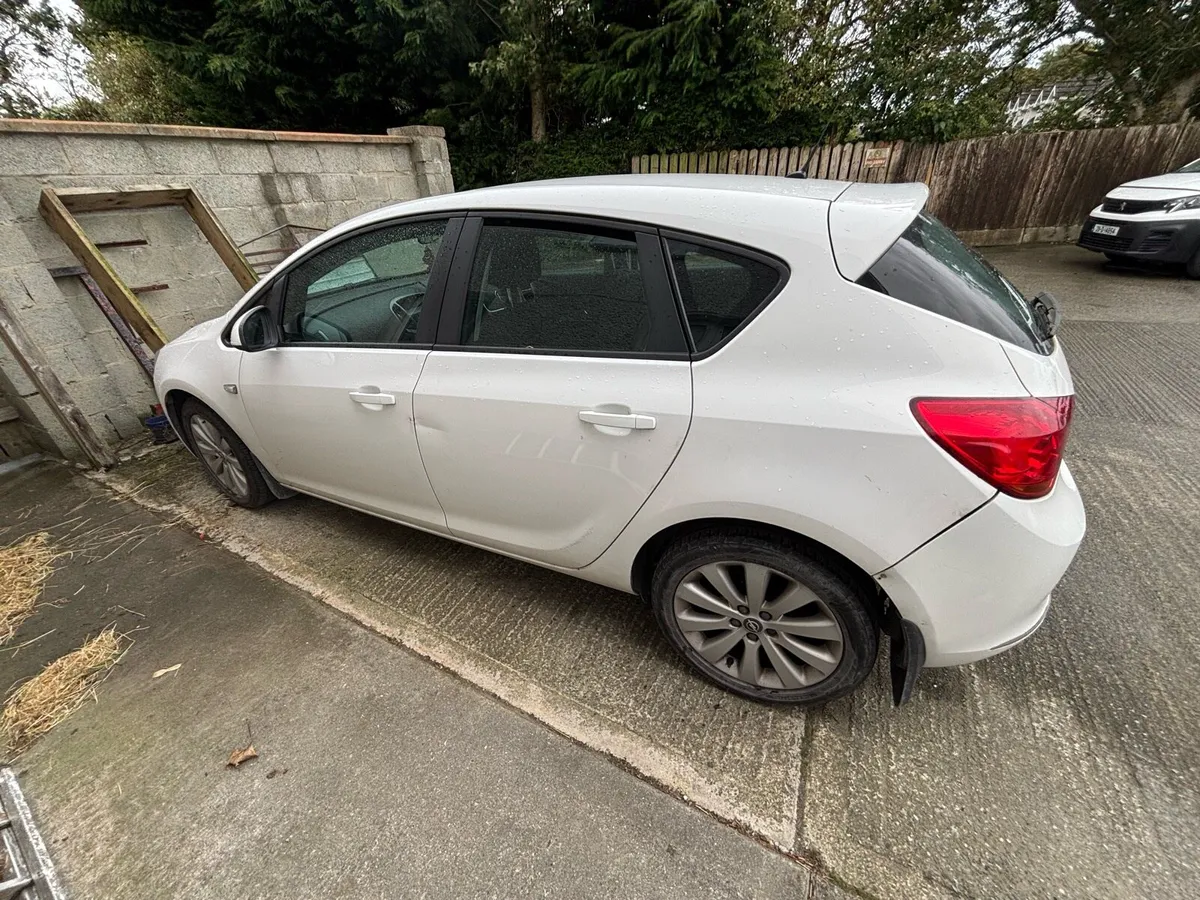 Car - Image 3