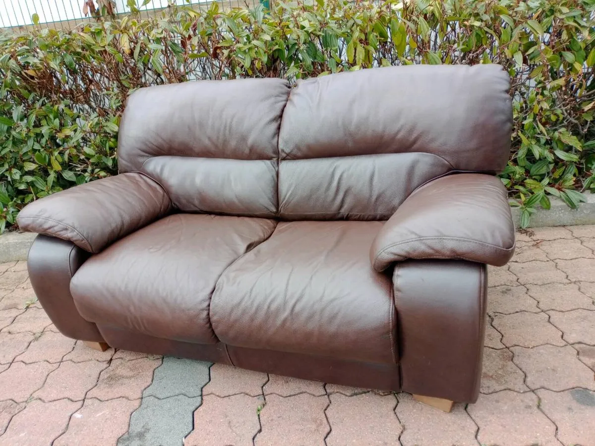 Very well looked after brown leather two seater co - Image 3