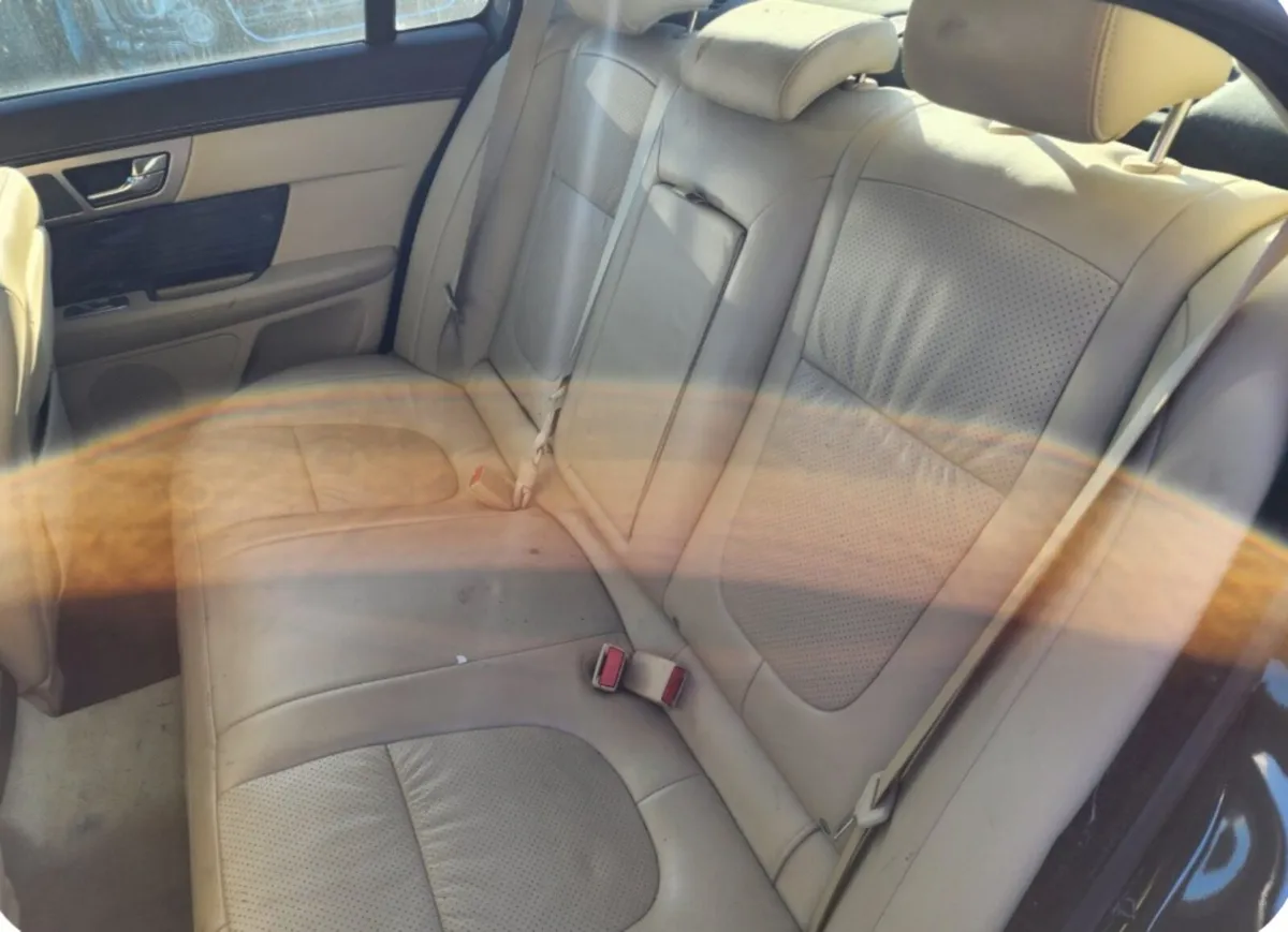 Jaguar XF executive 2011 Black parts - Image 2