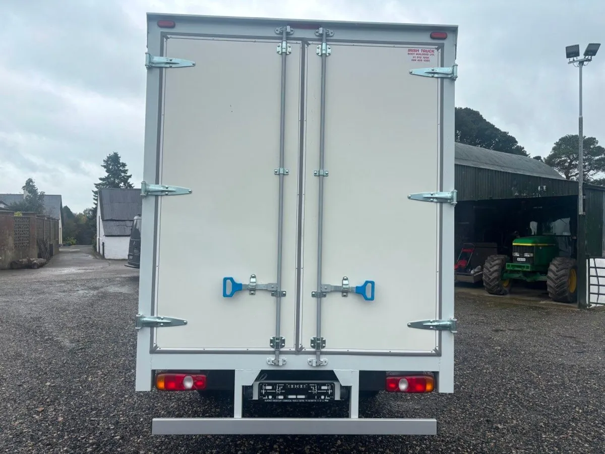 Mitsubishi Canter 16ft Curtain - Image 2