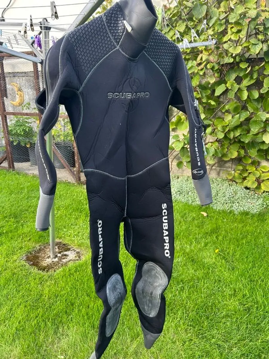 Scuba pro semi dry wetsuit - Image 1