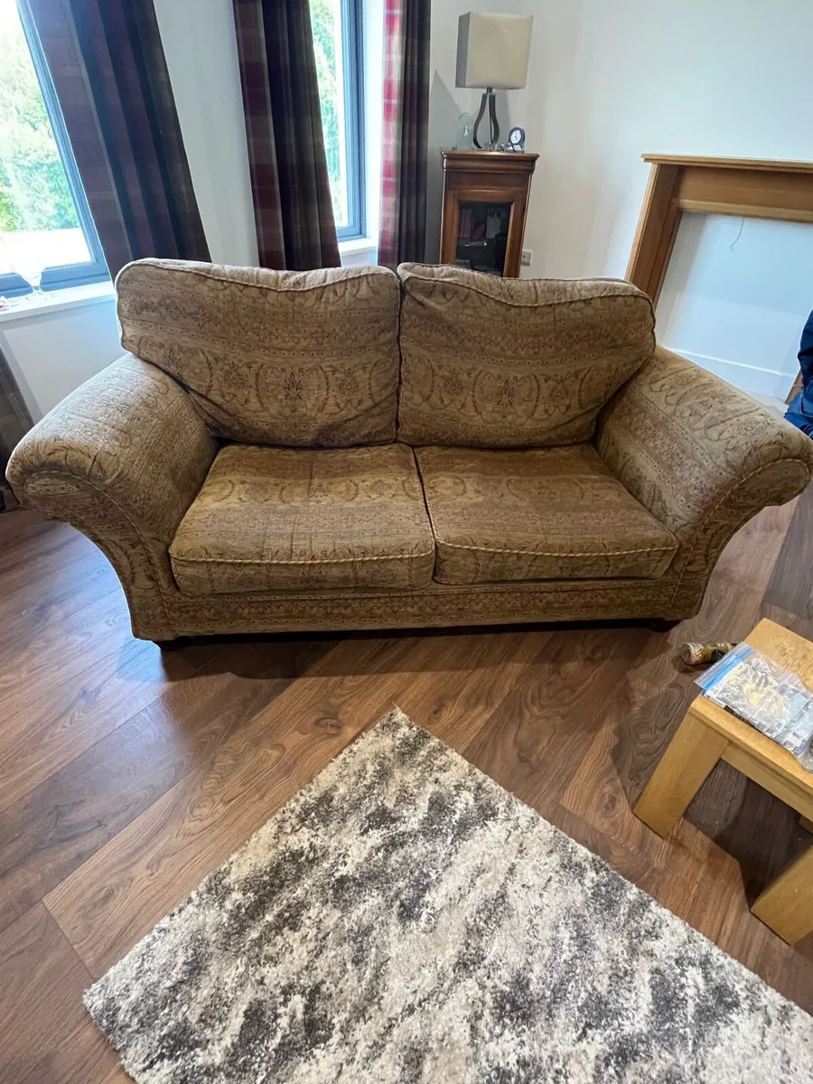 Three piece suite - Image 3