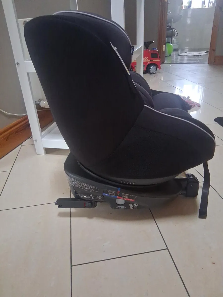 Joie Spin 360 Car Seat – Black/Grey

Joie Spin 360 - Image 1