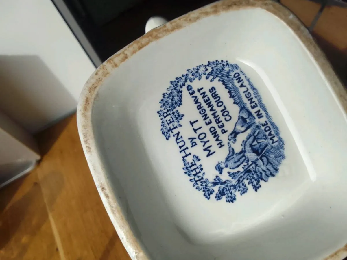Myott the hunter teapot no chips - Image 3
