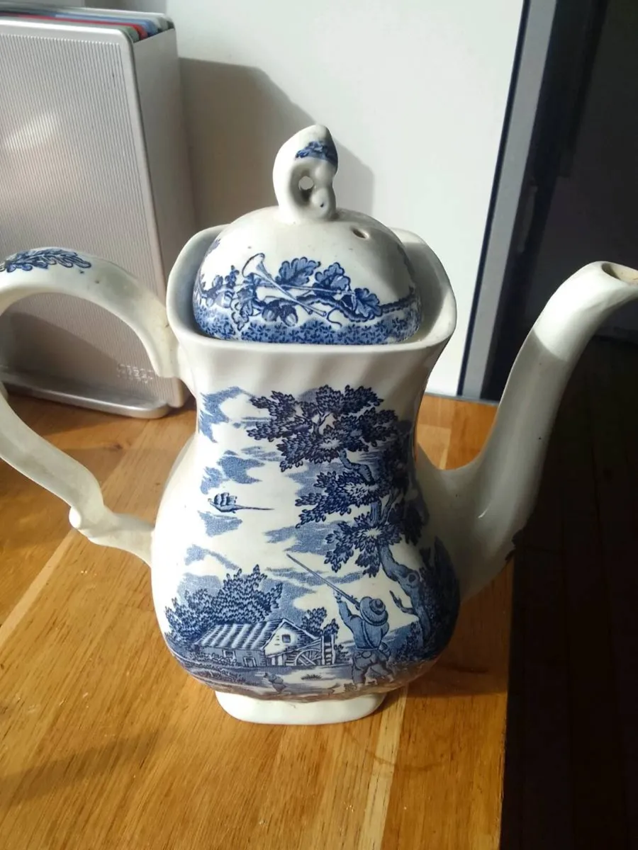 Myott the hunter teapot no chips - Image 2