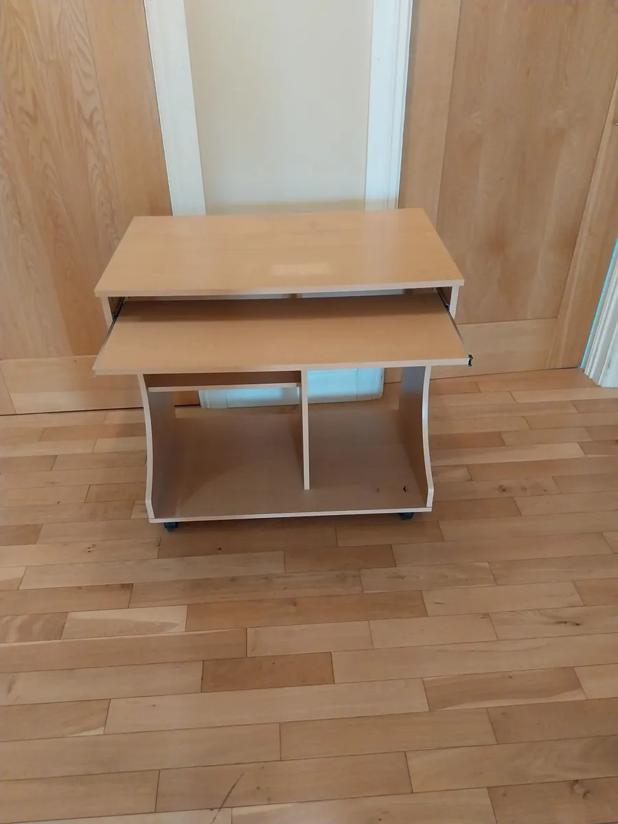 Computer desk - Image 3