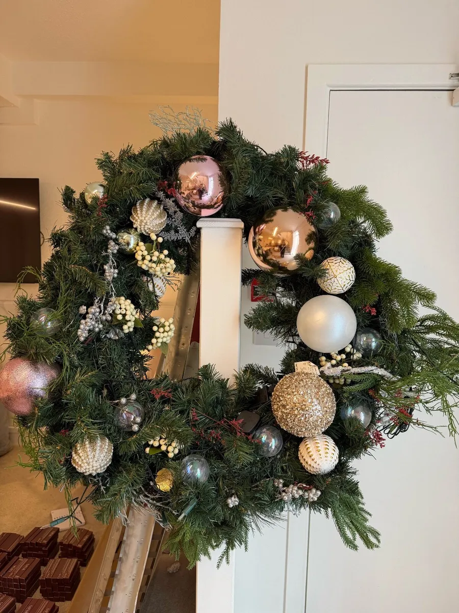 Christmas Wreath 2.5 ft - Image 1