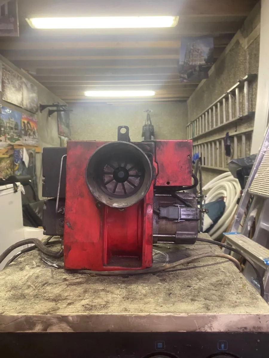 Oil boiler and burner - Image 1
