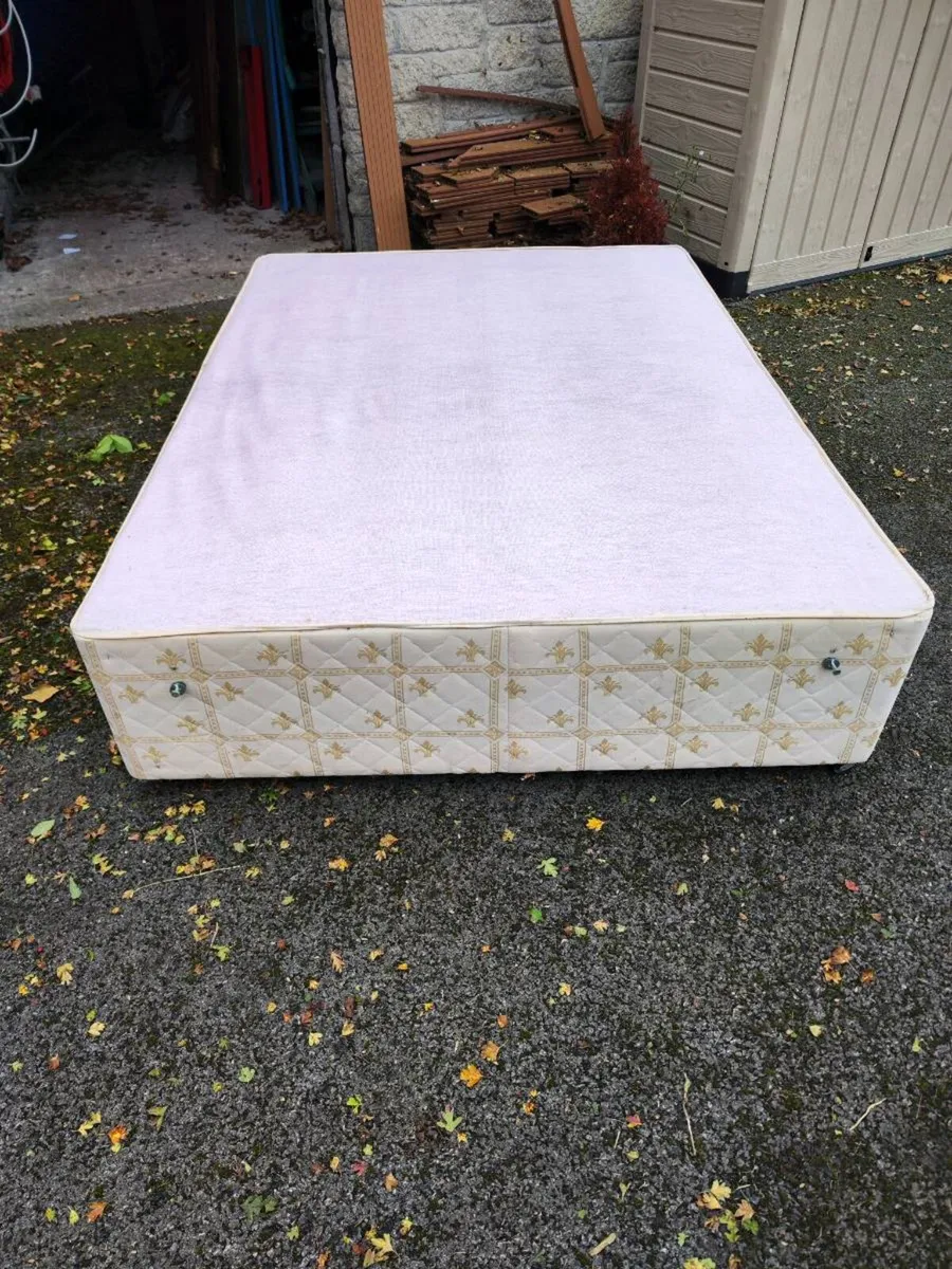 Double bed base, headboard and matress - Image 2