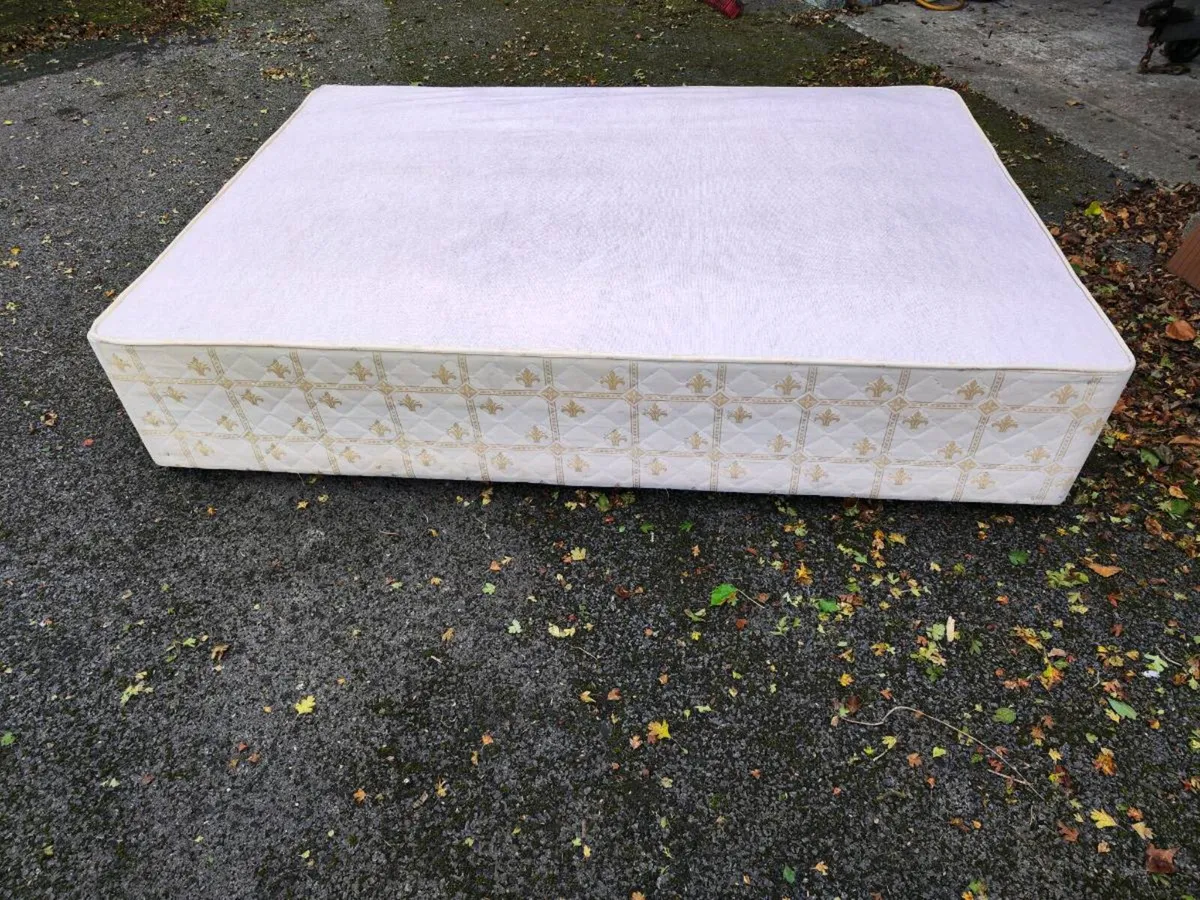 Double bed base, headboard and matress - Image 3