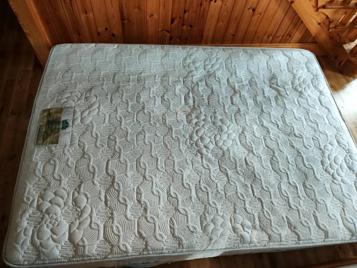 Double bed base, headboard and matress - Image 4