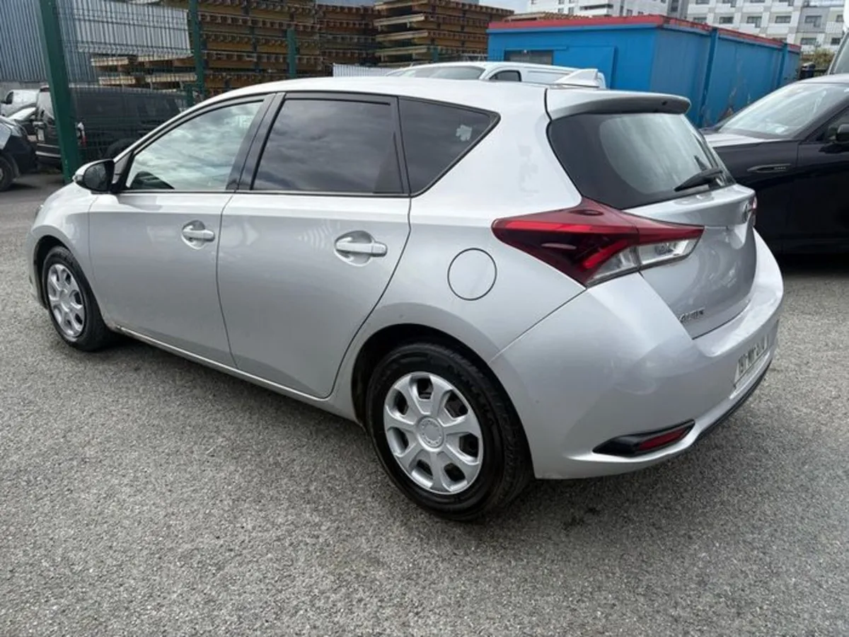 2019 Toyota Auris Van 1.4L Diesel CVRT 04/2027 - Image 4