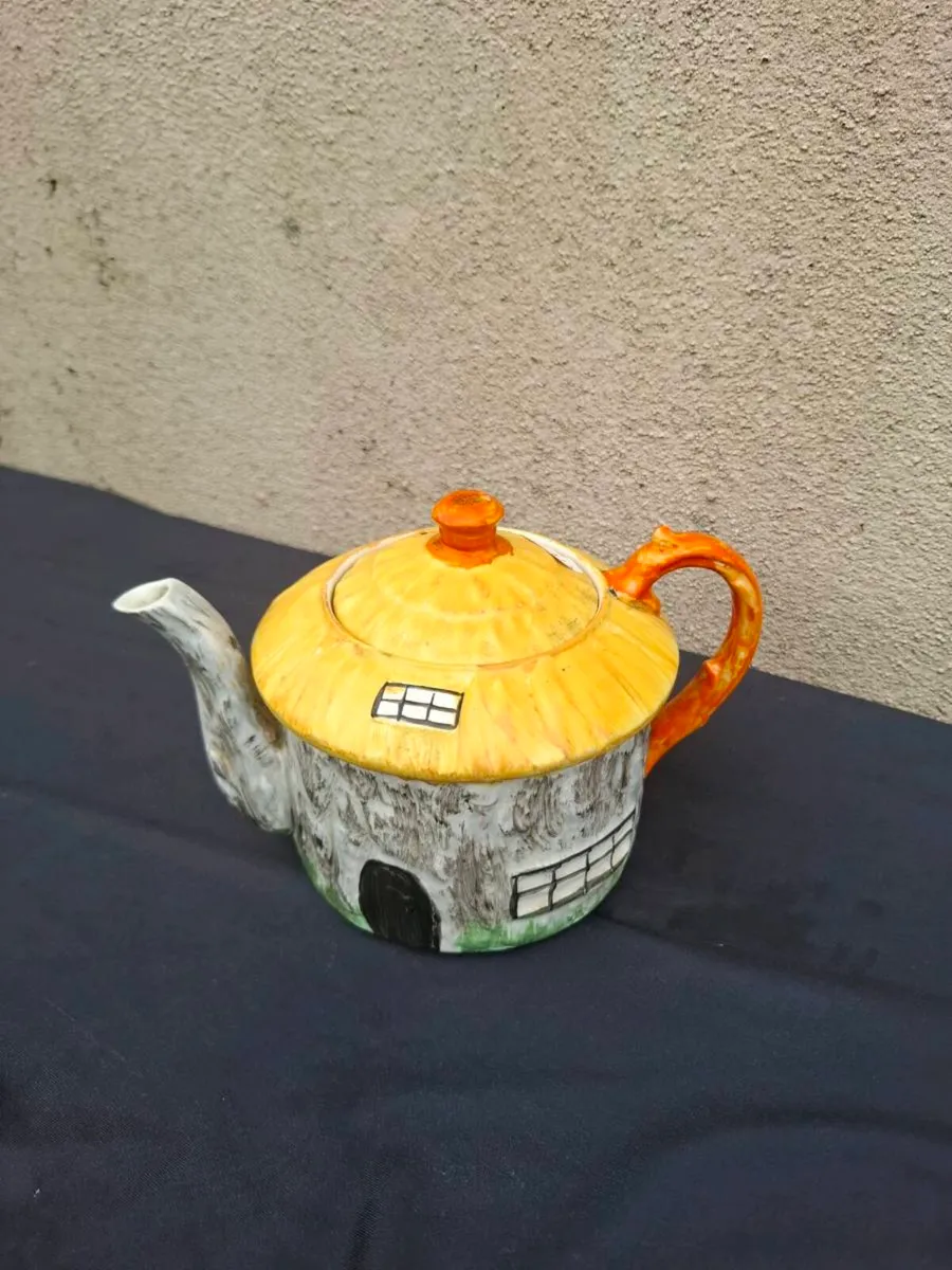 House tea pot postage possible - Image 1