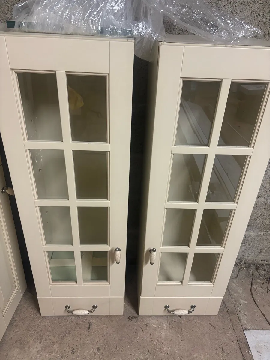 Cupboards, glass cabinets, doors and cut offs - Image 2