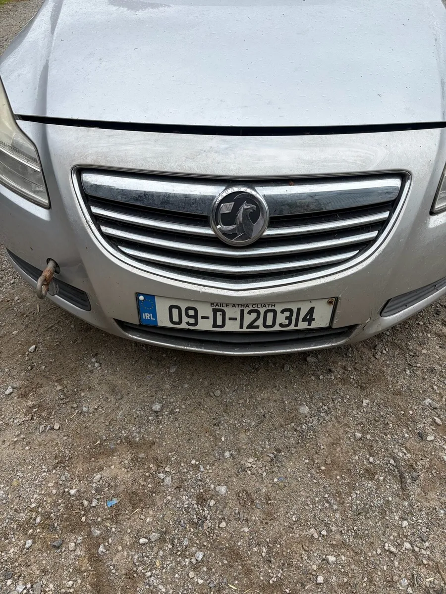 Parts for an 09   Vauxhall insignia. Silver, engin - Image 3