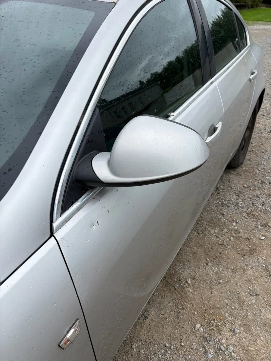 Parts for an 09   Vauxhall insignia. Silver, engin - Image 4