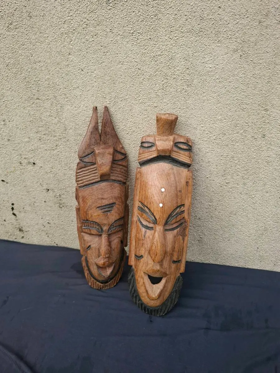 Duo wood african masks possible to post - Image 1