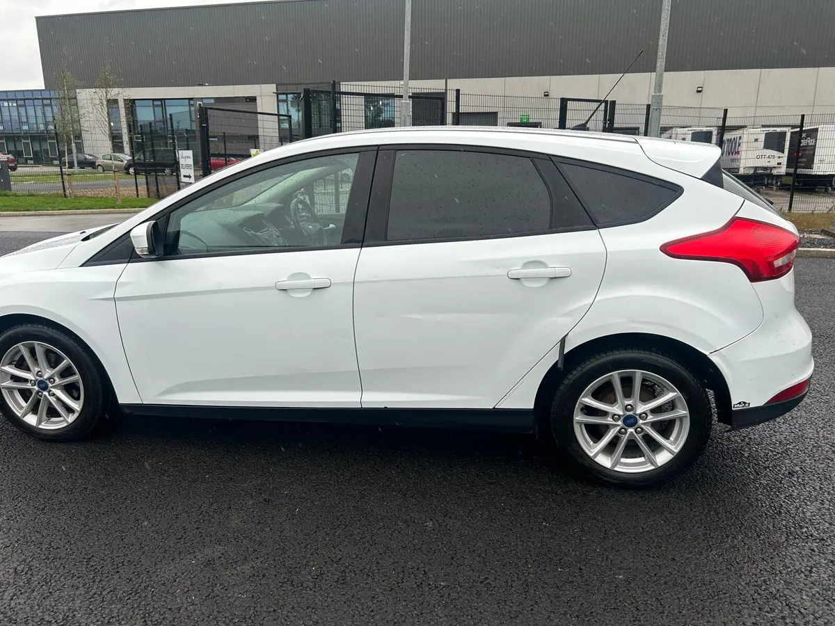 2016 ford focus van - Image 4