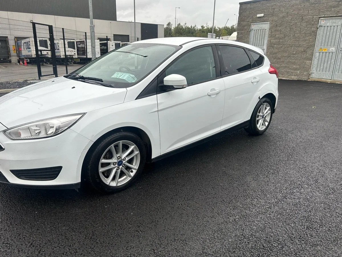 2016 ford focus van - Image 3