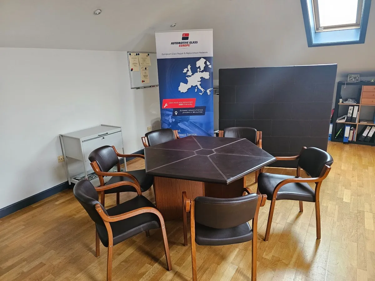 Office furniture - Image 2
