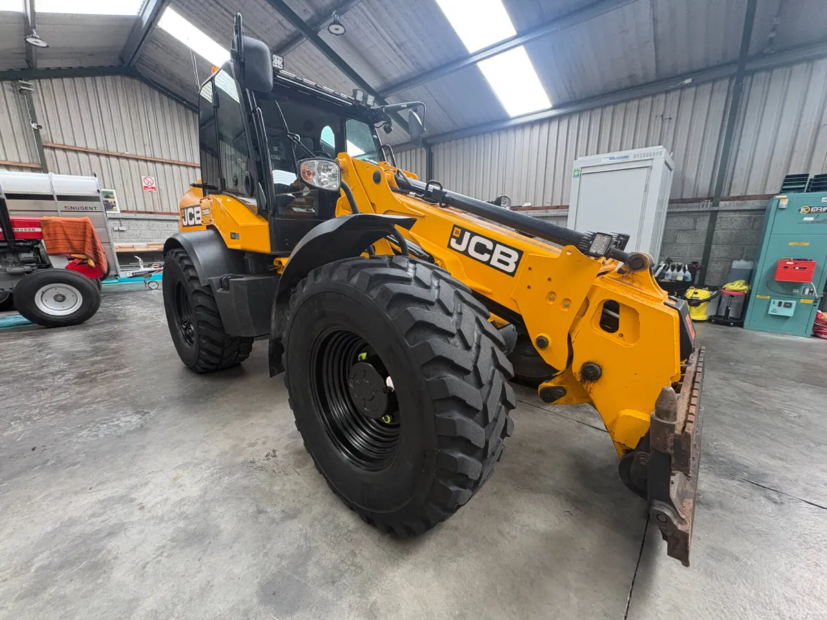 2017 JCB TM320S - Image 3