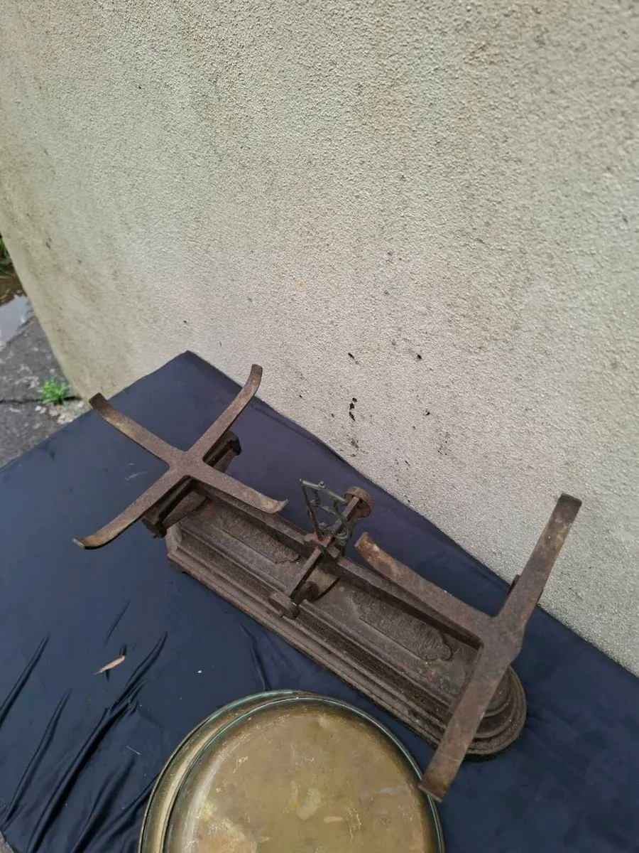 Old scale - Image 3