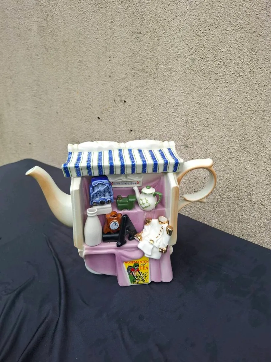 Stunning heavy tea pot - Image 1