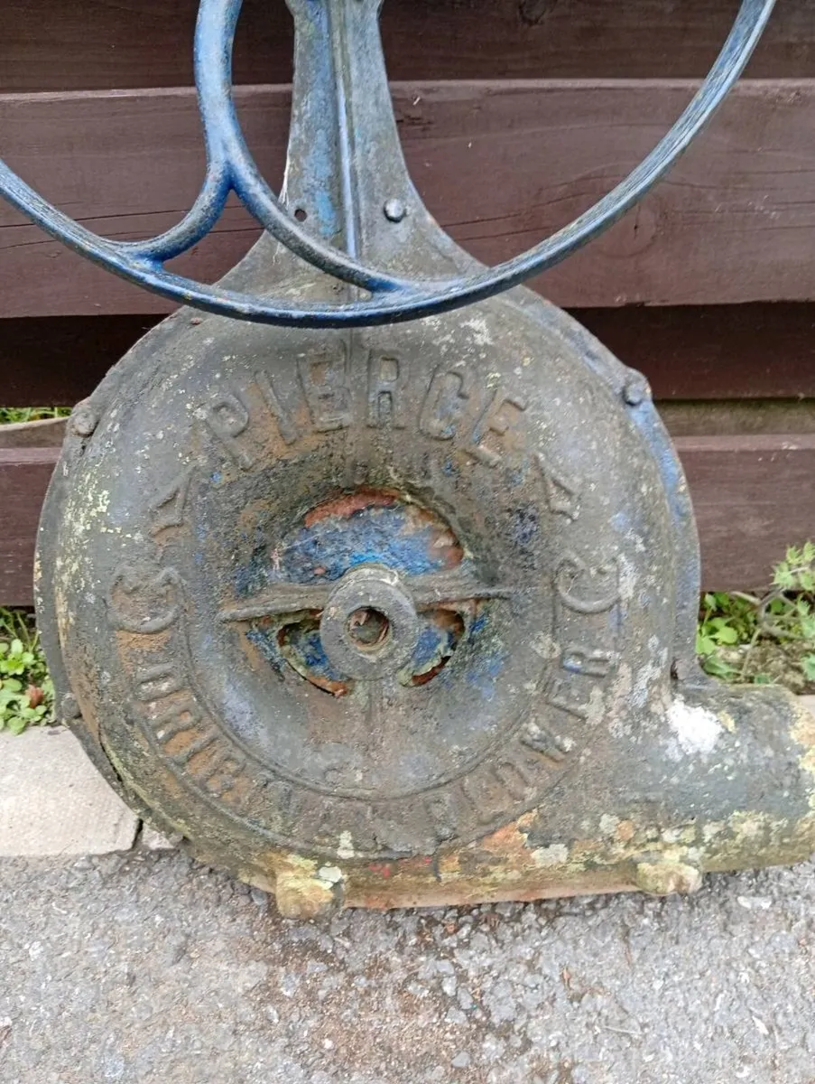 Pierces fan - Image 2