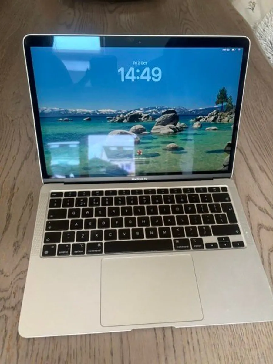 Apple Macbook Air M1 2020 - Image 1