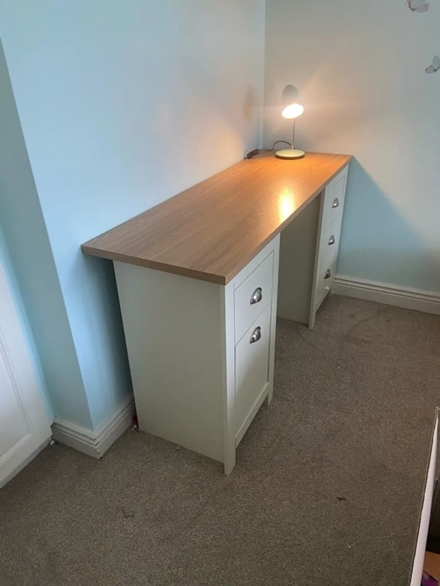 Desk - Image 2