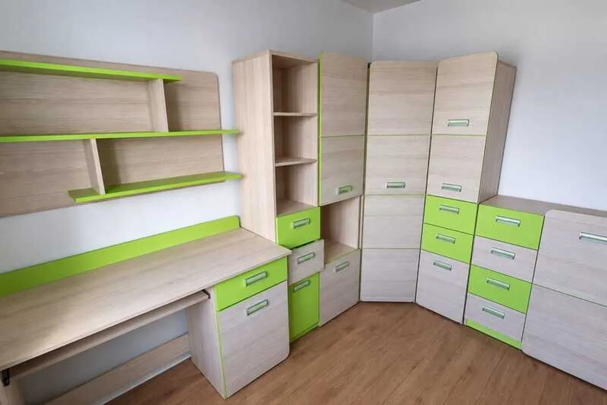 Child's room 6 furniture set - Image 1