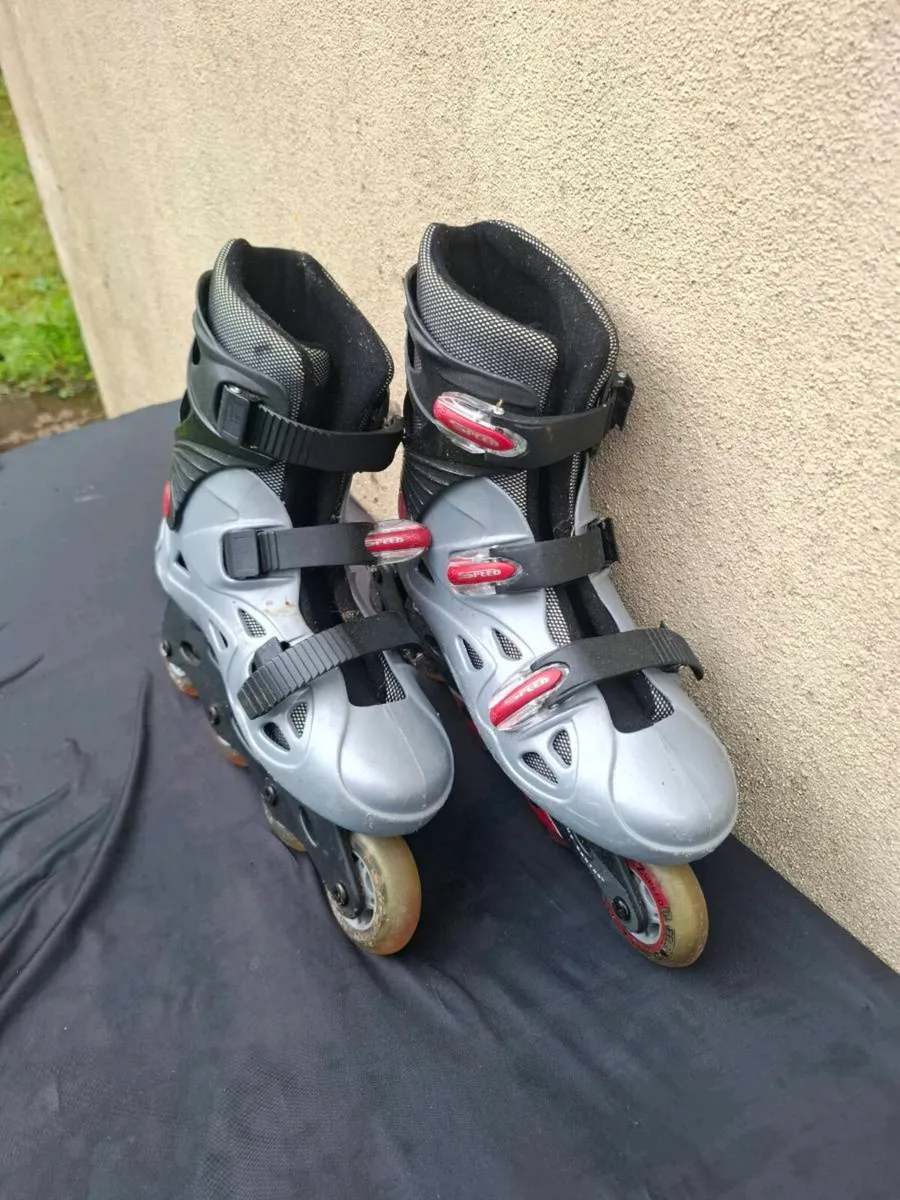 Size 6 roller blades - Image 2